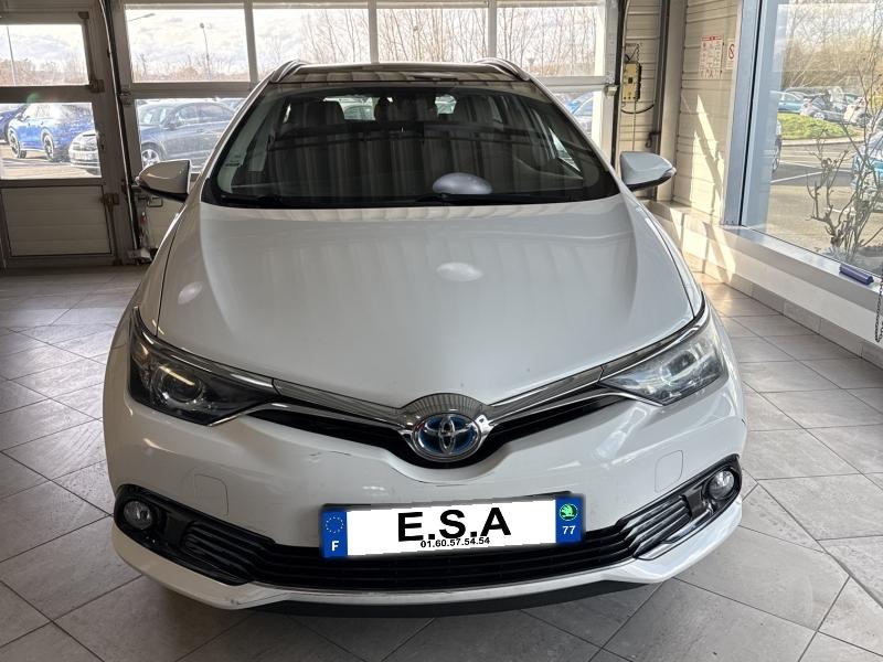 TOYOTA Auris Touring Sports HSD 136h Design